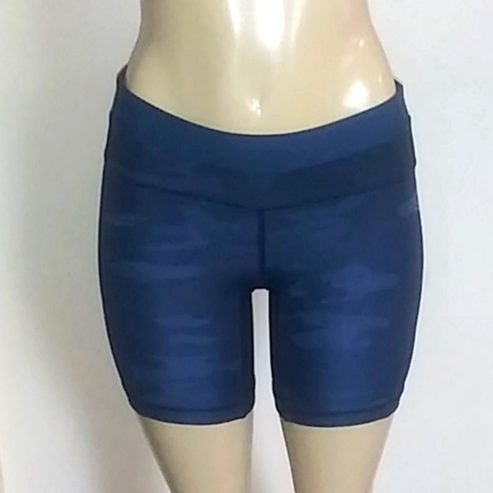 Lululemon Camouflage Yoga Short WOMEN'S Sz 4
